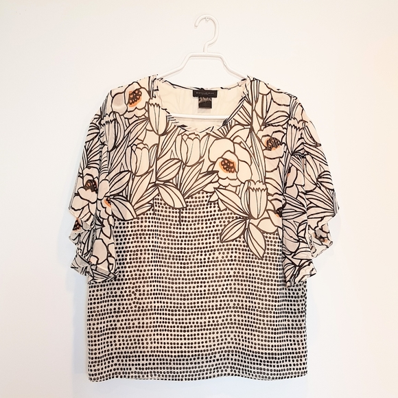 Donna Karan Tops - Donna Karan Silky Polkadot Shortsleeve Blouse